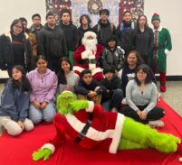 Bright Christmas Tradition a Success Thanks to the Generosity of Readers